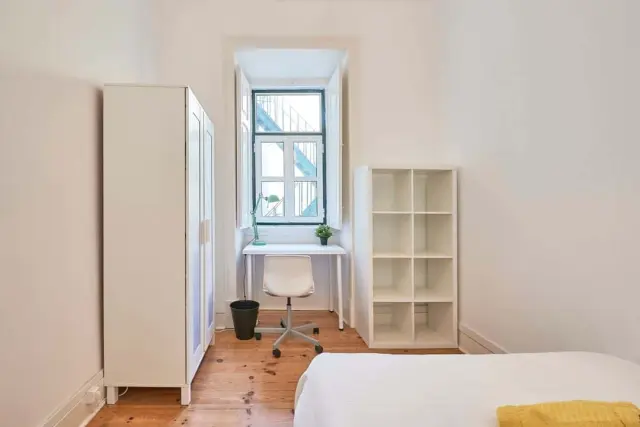 Apartamento em R. Pascoal de Melo 58, 3º esq - PM-1E 0
