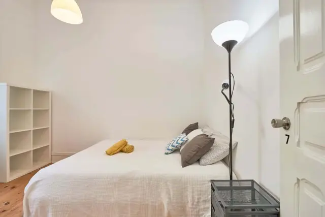 Apartamento em R. Pascoal de Melo 58, 3º esq - PM-1E 2