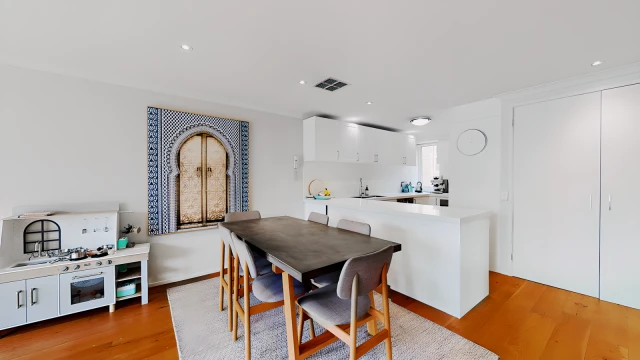 2/5 Burgess Street, Hawthorn 2