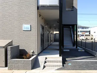 レオパレスグランドテール 201号室 1