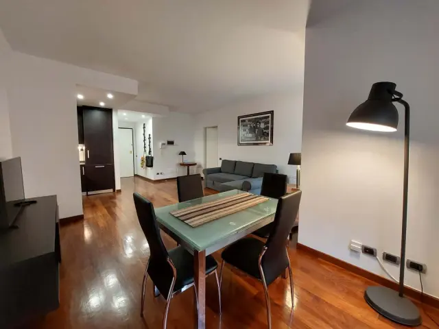 Ampio bilocale zona Moscova 3