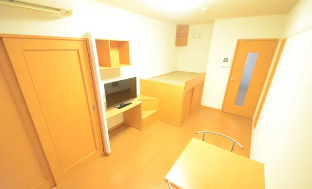 レオパレスひかり 103号室 2