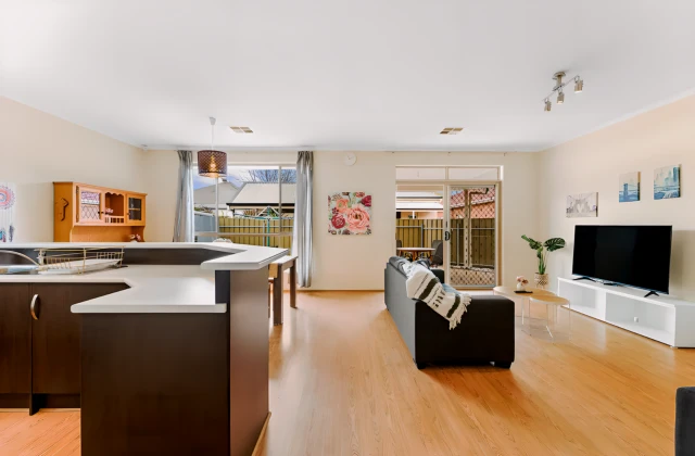 3BR Home-City Fringe Location-Free WiFi & Parking 3