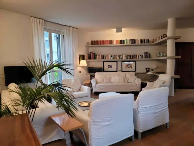 Three-Bedroom Apartment | Via Paolo Sarpi | Zona Chinatown 1