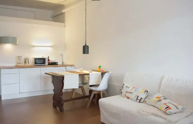 Studio for Rent in Porto 1