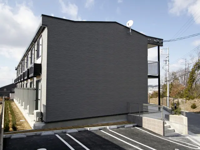 レオパレスパストラル葉山 0