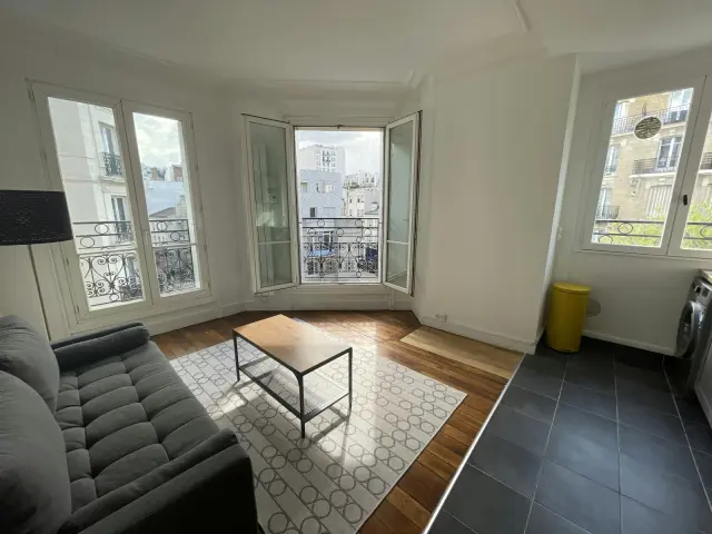 Rue Philippe de Girard 3