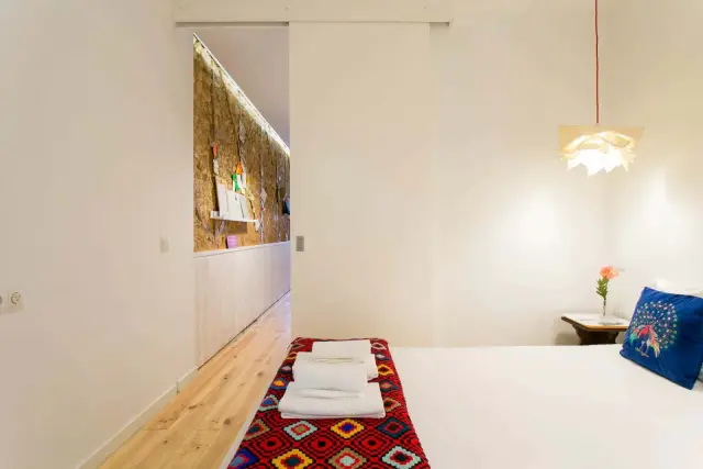 Chic 1-bed Apt moments to Luis de Camoes Sq 2