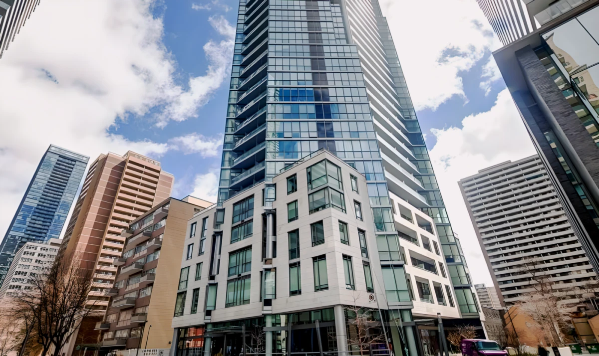 4205 - 45 Charles St E 0
