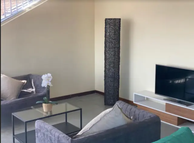 apartment in Almendrales (Usera) 3
