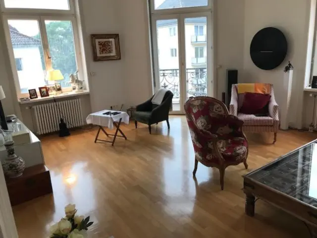 apartment near Kronberger Straße 2