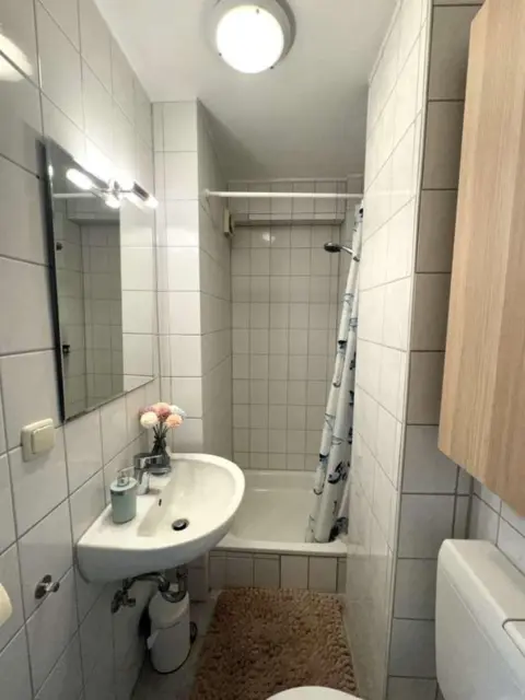 studio near Leo Gans Str. 2