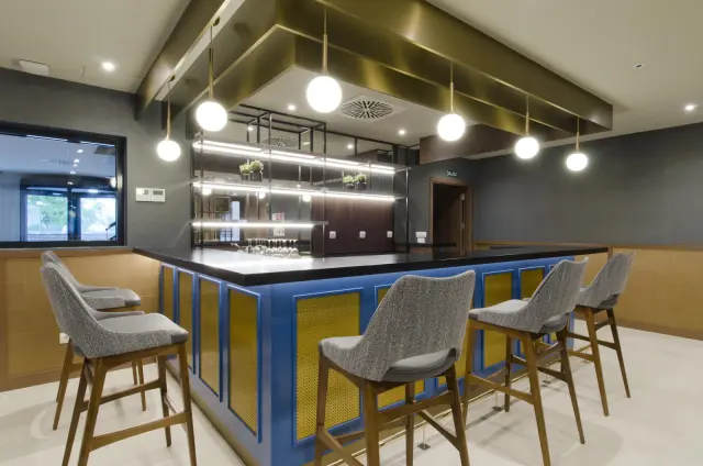 residence near 79 Av. del Talgo 3