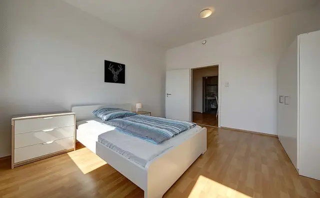 Koenig-Karl-Strasse 84DE-09-014M 1