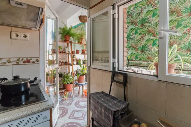 apartment near Calle Alozaina 4