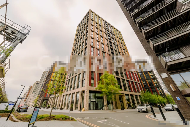 Flat 7, Madeira Tower, 30 Ponton Road,  London, SW11 7AA 1