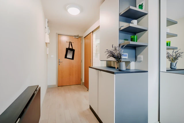Queens Drive 17180# 1