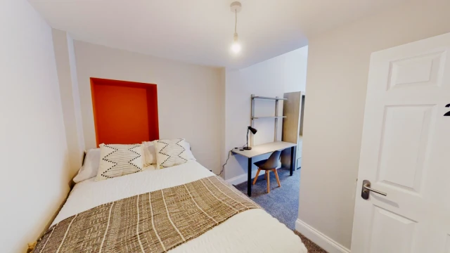 Pitville Place, BS8 1QP 1