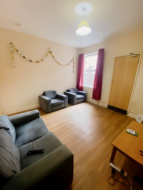 Room 3, Monks Road, LN2 5PG 2