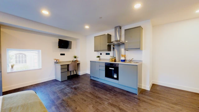 Flat 2 , Hounds Gate, NG1 7DA 3