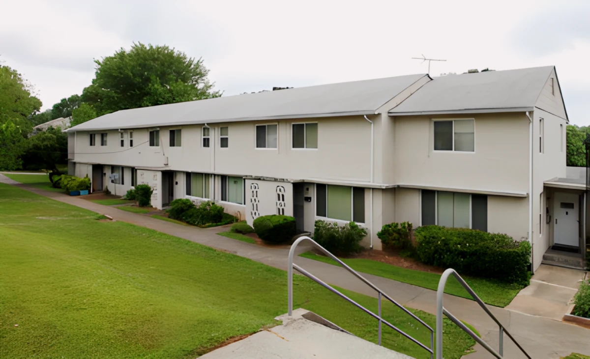 Emory Woods Apartments - Atlanta student accommodation
