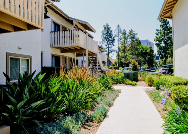 La Jolla Canyon Apartments 2