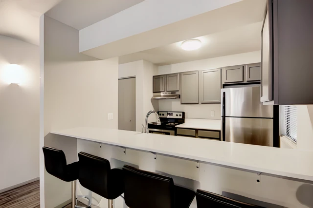 207 E. John, Champaign 3