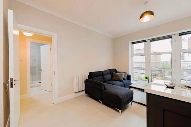 Cosy Flat in Docklands 2