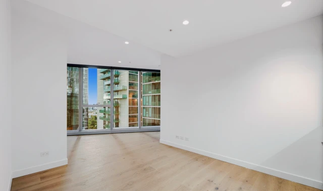 2308d/648 Lonsdale Street 3