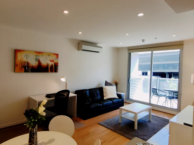 18 Rowlands Place 1