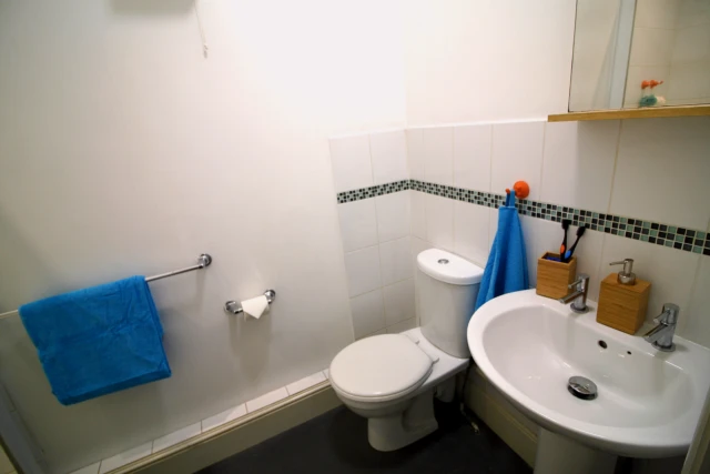 Flat C, London Road, LE2 1EG 4