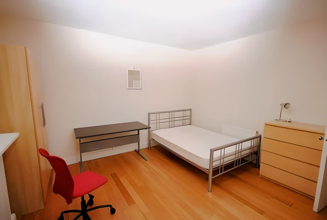 Park Road, LE11 2HH 2