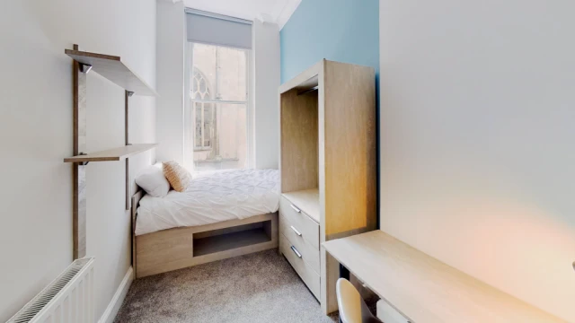 Top Floor Flat, St Nicholas Street, BS1 1UQ 1