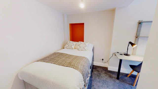 Second Floor Flat, St Nicholas Street, BS1 1UQ 1