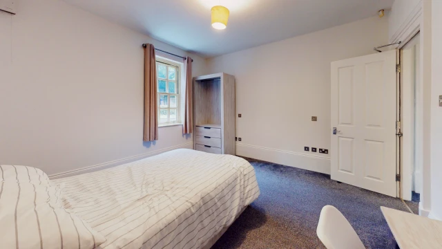 Flat 5, Buckingham House, LS6 1BL 4