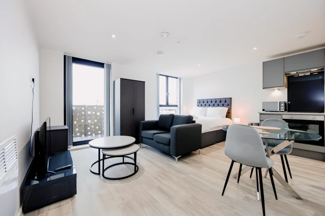 402 Bevington Bush, Liverpool, UK, L3 6DP 3