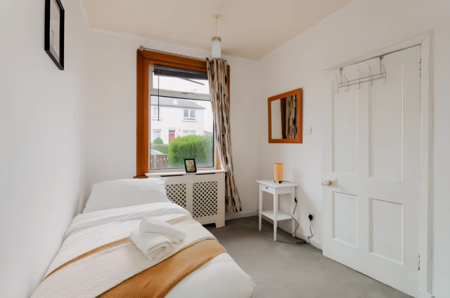 Stenhouse Avenue, EH11 3DF 1