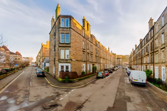 Dalgety Avenue, EH7 5UQ 1