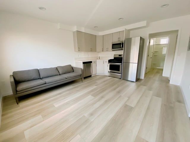 1126-1128 W. 36th Pl. 2