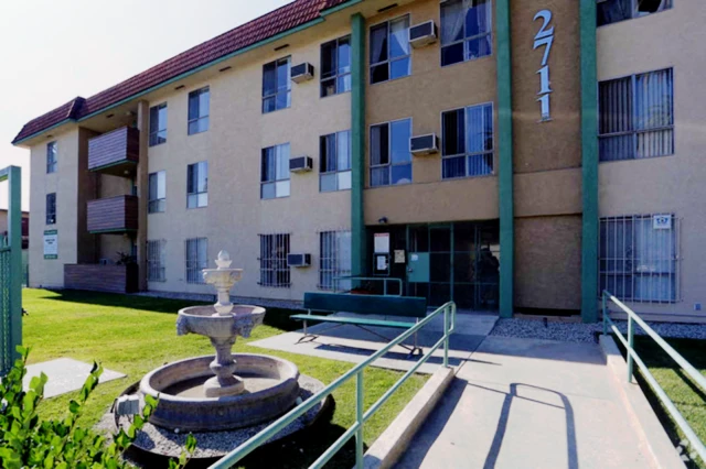 Ellendale Arms Apartments 4