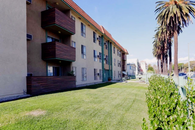 Ellendale Arms Apartments 1