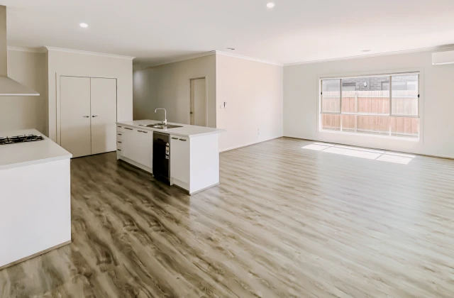 116 Bensonhurst Parade, Point Cook 4