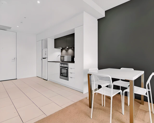 551 Swanston Street 4