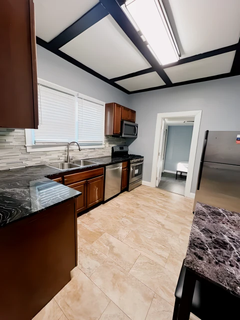 135 Lexington Ave 3