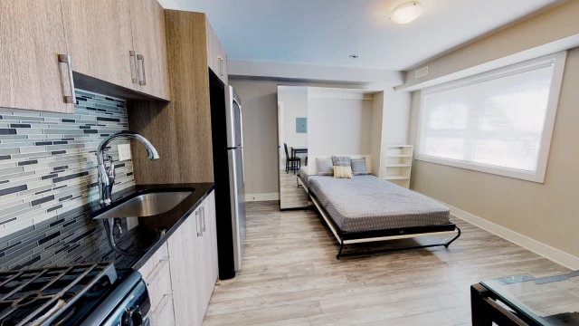139 Henderson 1