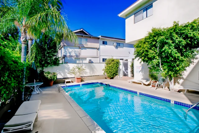Zelzah Luxury Apartments 2