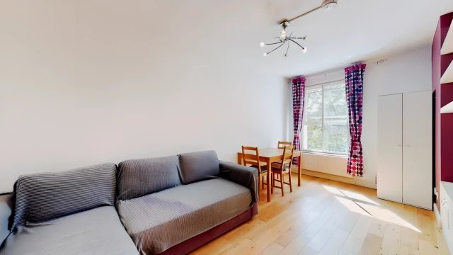 West Cromwell Road 23263# 3
