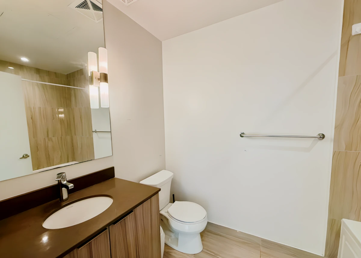 610 - 955 Bay St 0