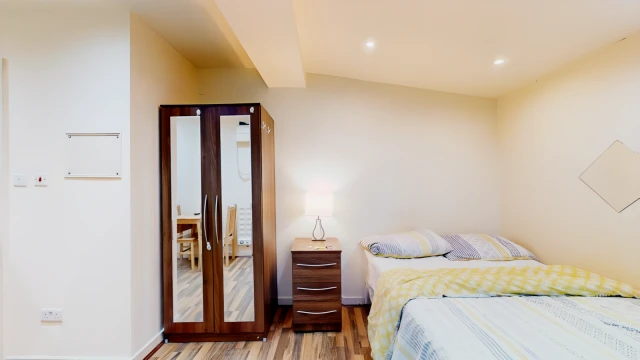 Chichele Road 24263# 3
