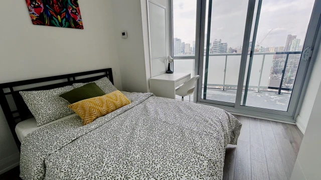 Liwinco - Yonge Dundas Street (77 Mutual St) 2